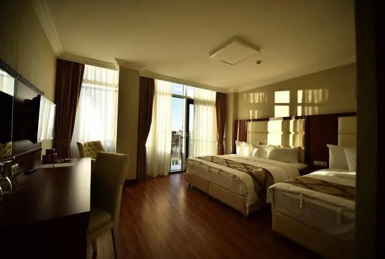 Era Palace Batumi 4*,